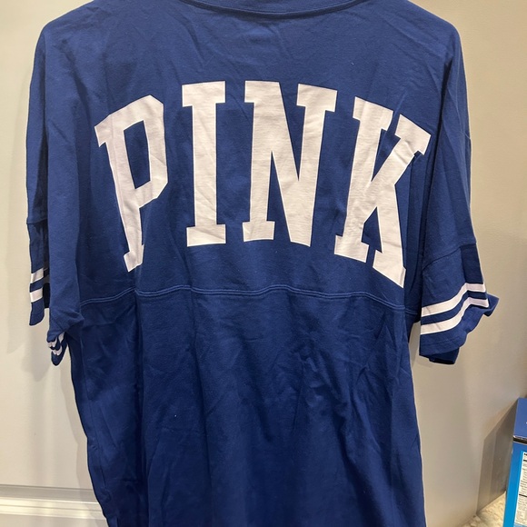 VS PINK Blue Pocket Tee shirt White Logo  NWT Small - Picture 4 of 9